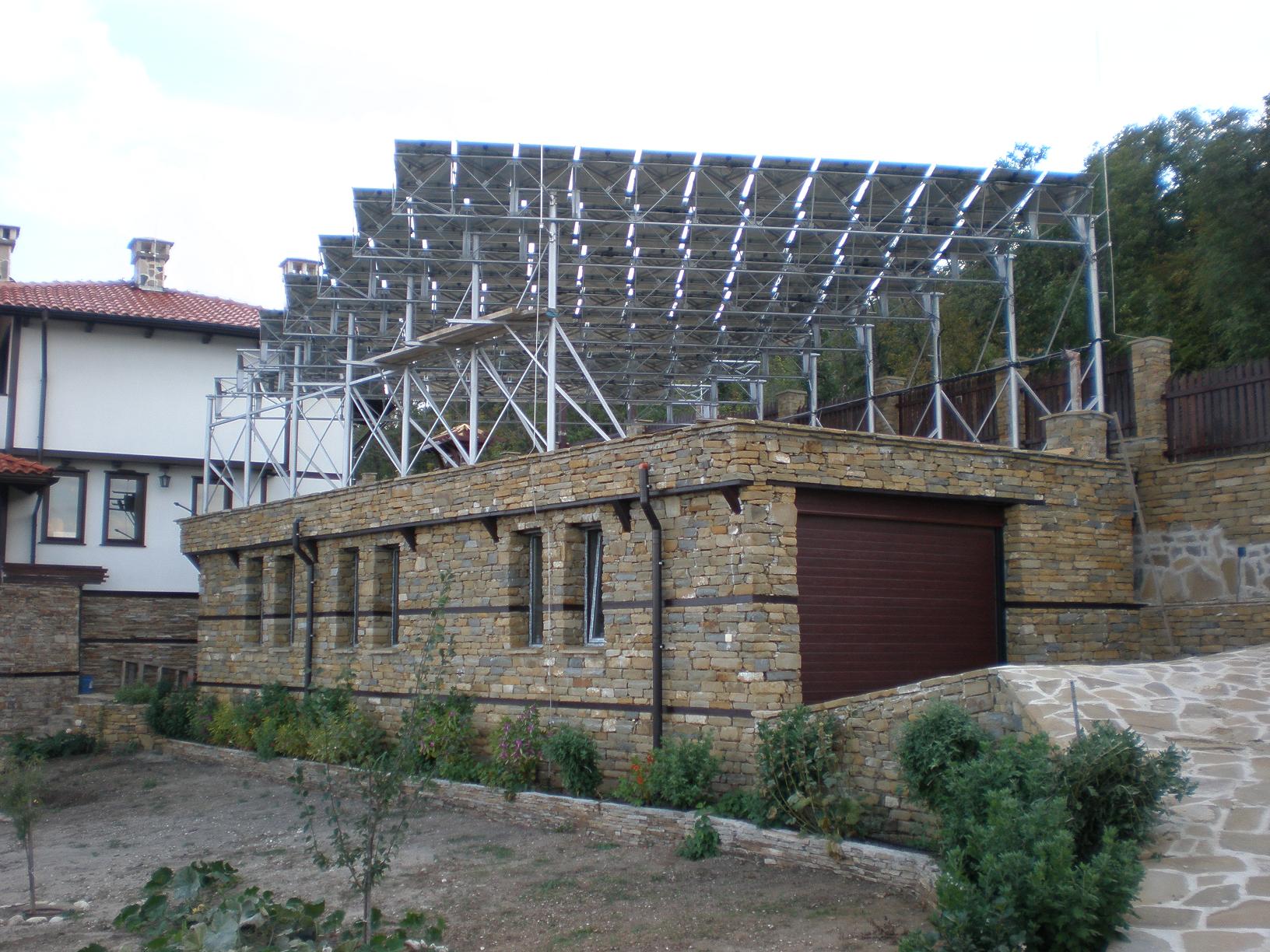 Фотоволтаична централа, изградена върху тераса